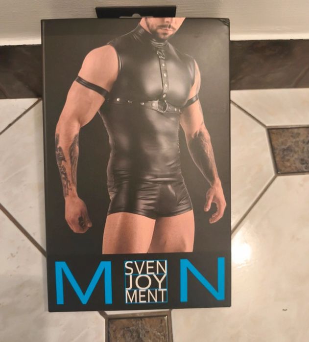 Top Męski z ćwiekami