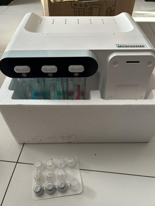 Urządzenie kosmetyczne wielofunkcyjne do oczyszczania twarzy