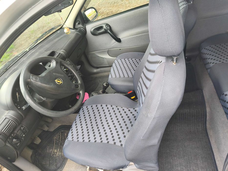 Carro em boas condições