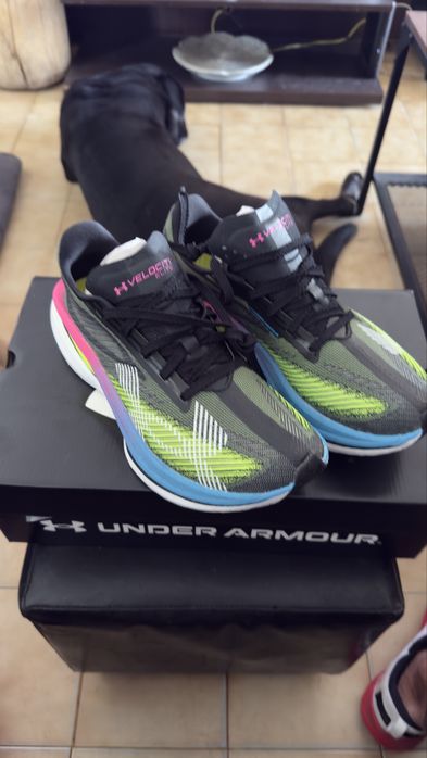 UNDER ARMOUR VELOCITI ELITE 3  NOVAS A ESTREAR — com fatura e caixa original.