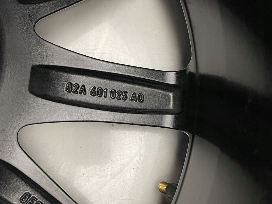 FELGA AUDI A1 S1 RS1 7J 17 ET43 82A601025AQ 82A601025AC