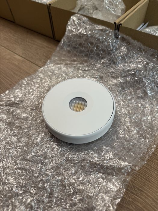 Labra panton white