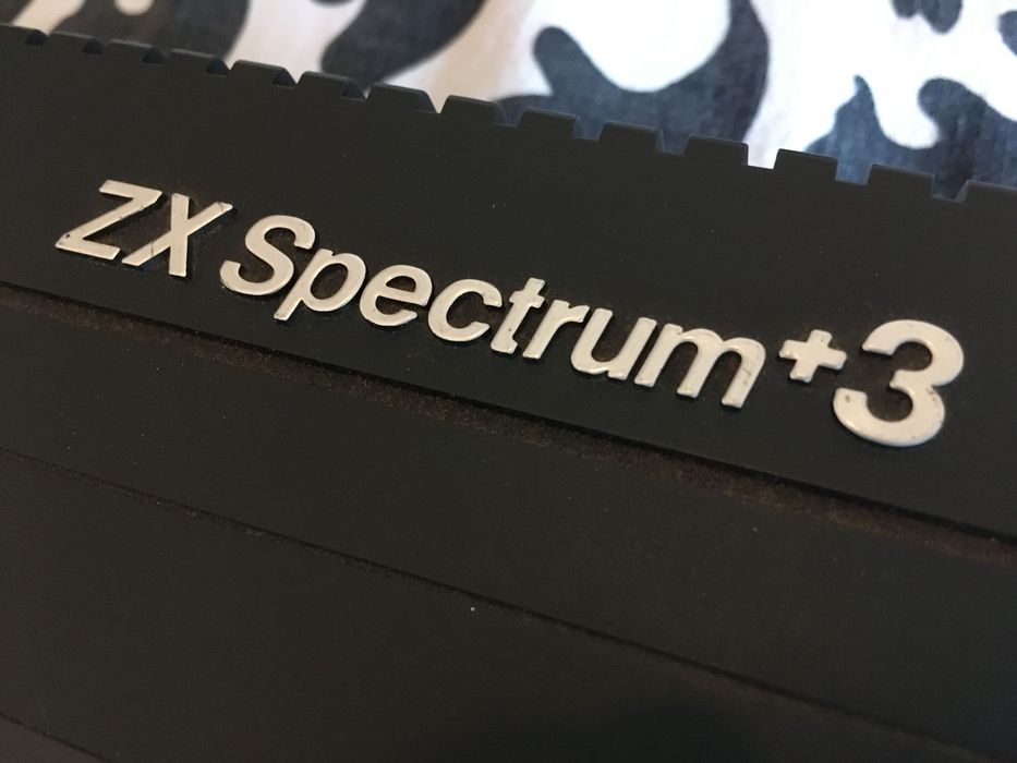 ZX Spectrum +3 128K (original em bom estado)