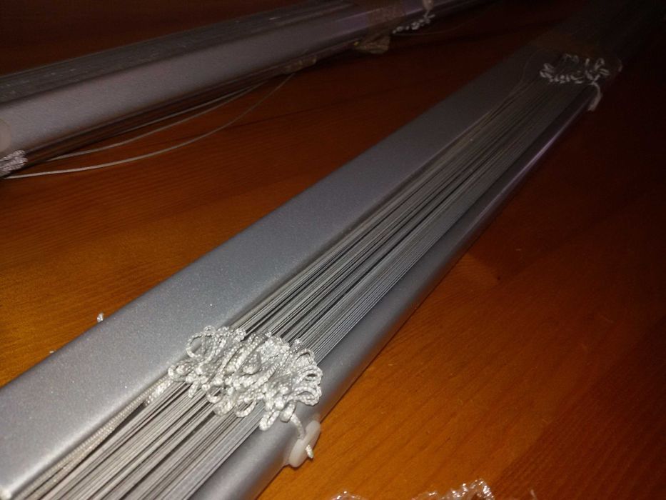 Estore em alumínio- cinzento64575213902339120