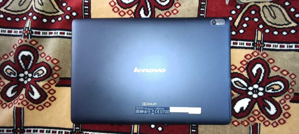 Продаю планшет LENOVO A7600F, на запчастини.