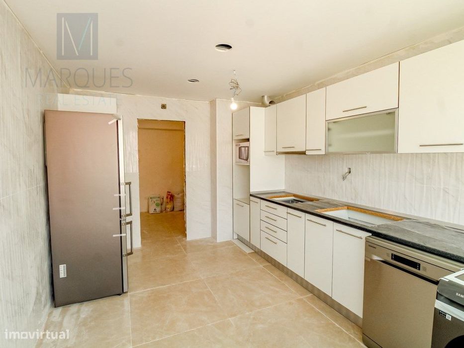 Apartamento T2 com Arrecadação no Carregado - Alenquer — Carregado E Cadafais, Lisboa
