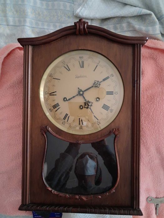 Relógio da marca Reguladora. Em óptimo estado. Totalmente funcional.