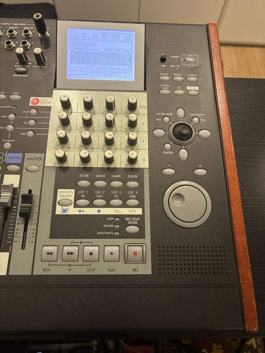 Korg D3200 Digital Recording Studio