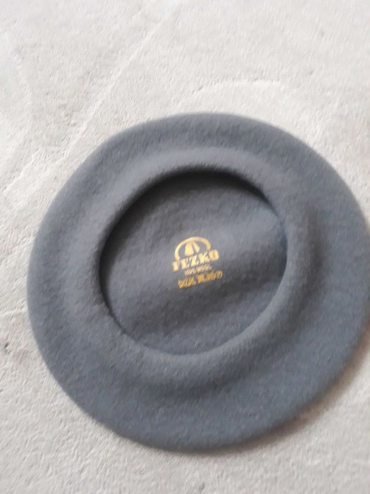 beret damski wełniany