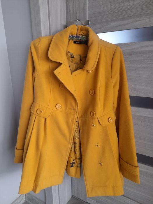 Śliczny płaszcz damski rozm 34