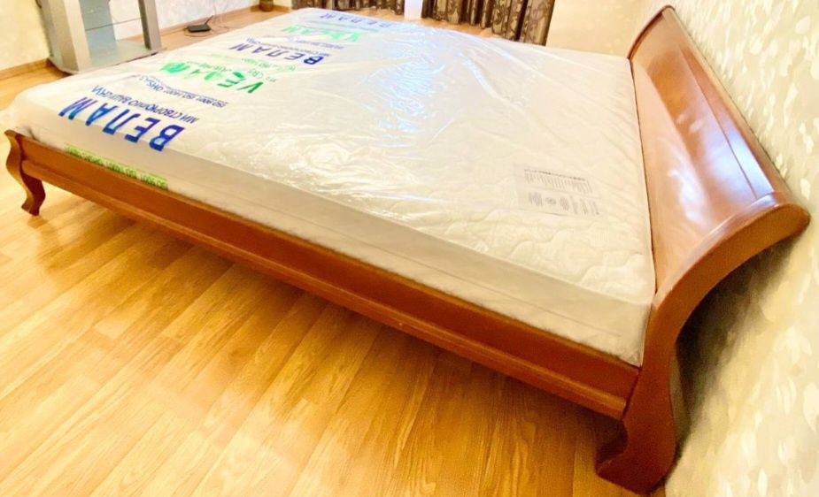 Ліжко дерев'яне  класичне двоспальне без матрацу 2000×1800