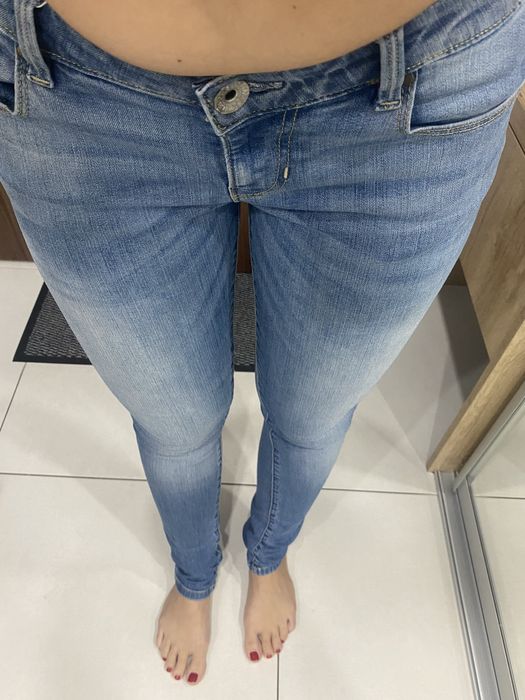 Jeansy damskie guess