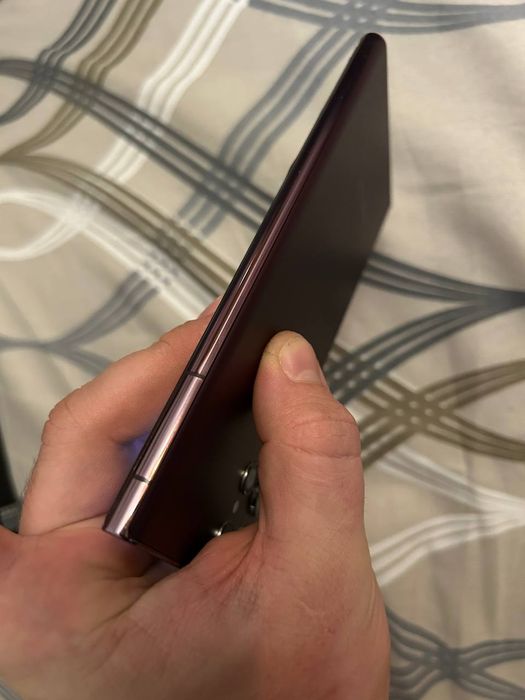 Обміняю Самсунг S22 ультра на айфон ОПИС