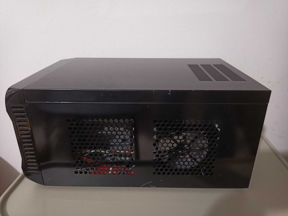 Caixa Desktop Mini ITX, com fonte 400W