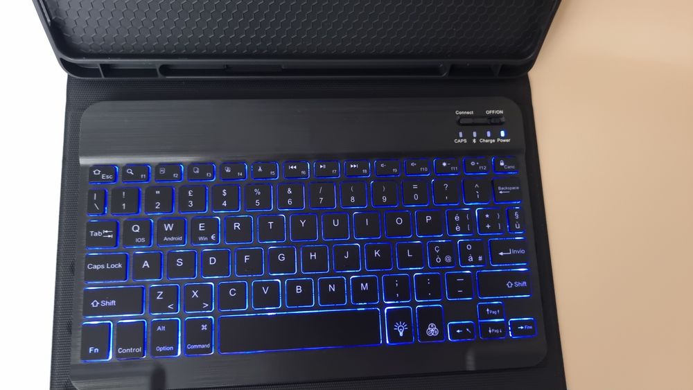 Etui z klawiaturą Bluetooth  do Samsung Galaxy Tab S9 FE 10.9" / Tab S