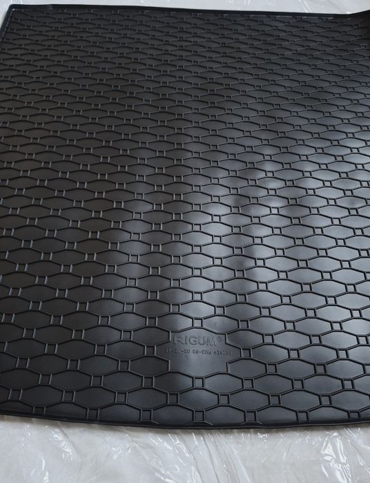 Гумовий Коврик Audi у багажник Автокилимки ауді Чехія A3 A4 A6 Q5 Q7