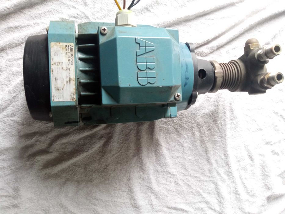 Silnik elektryczny ABB Motors M2VA 71C