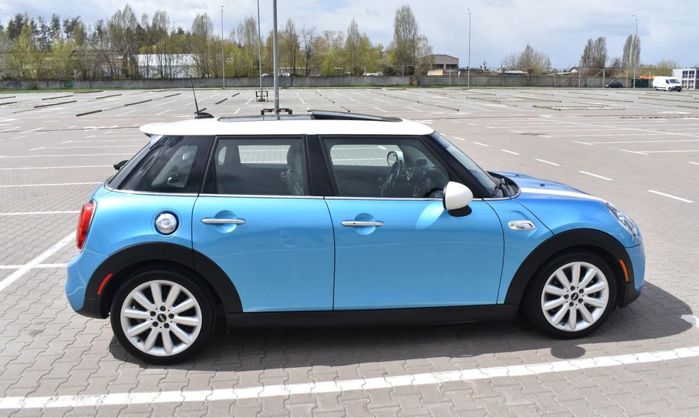 MINI Cooper S F55 2018