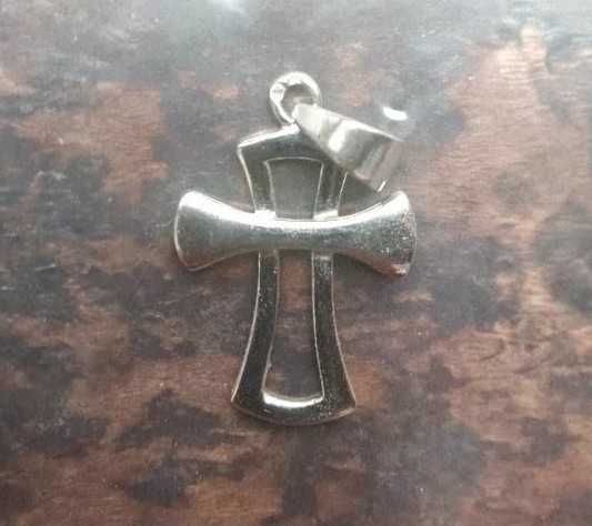 Cruz anos 2000, de prata contrastada, nova!