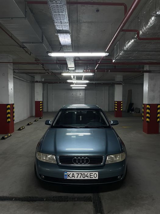 AUDI A4 1.8 Автомат Газ/Бензин