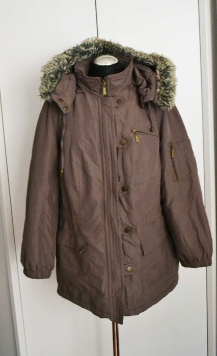Ciepła kurtka z kapturem futerko