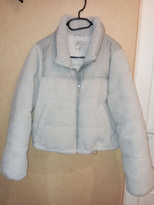 Sprzedam ocieplaną kurtkę Pull&Bear.