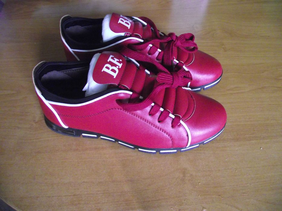 Eleganckie buty B F czerwone -wiśnia  rozmiar 38