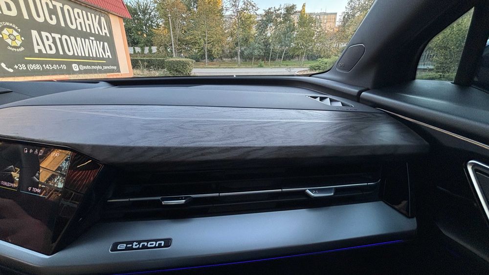 Продам  AUDI E-Tron Q4