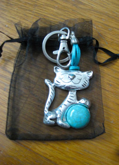 Porta Chaves Gato banhado em Prata c/ Pedra Turquesa NOVO