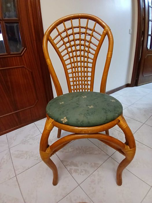 Cadeiras de restaurante