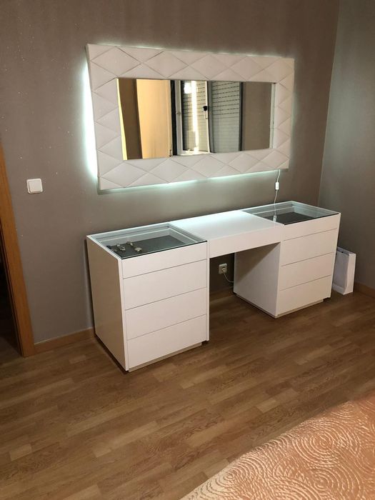 Conjunto de quarto completo- Cabeceira, 2 mesas da cabeceira, comida com espelho