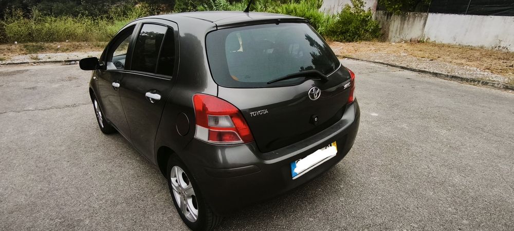 Vendo Toyota Yaris 1.0 VVT-I