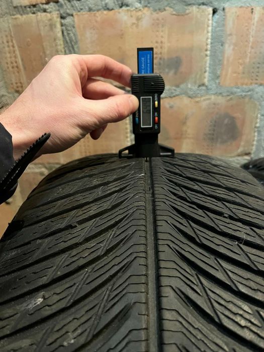 Michelin Pilot Alpin 5 245 45 R19 2023