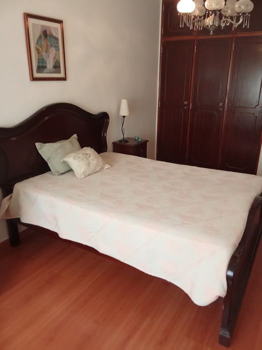 Arrenda-se quarto de solteiro