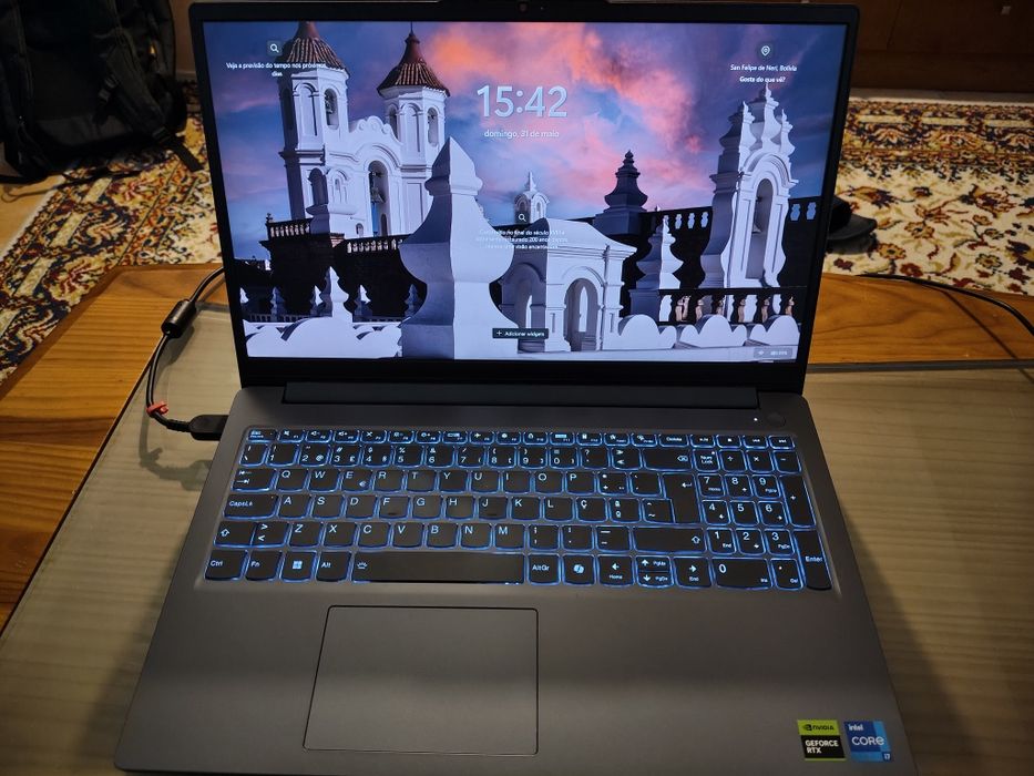 Portátil Gaming Lenovo LOQ 15IAX9E
