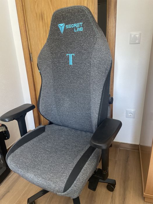 Secretlab TITAN Evo Regular Stealth + Secretlab SKINS | Excelente estado