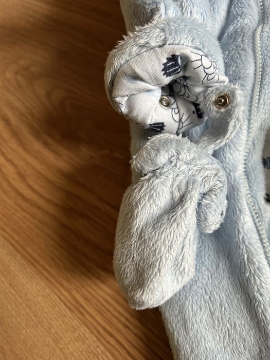 Kombinezon niemowlęcy Disney 6-9 msc.