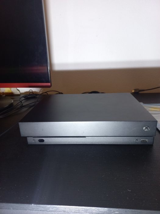 Xbox One X + G920 Racing Wheel64284429970051122