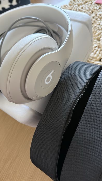 Beats Studio Pro piaskowy