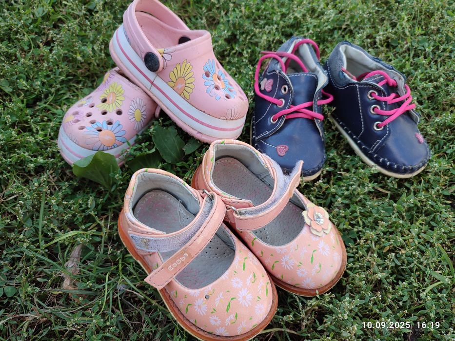 Взуття для дівчинки
