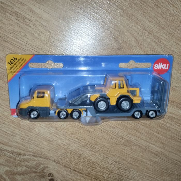 Коллекционная железная модель машины новая