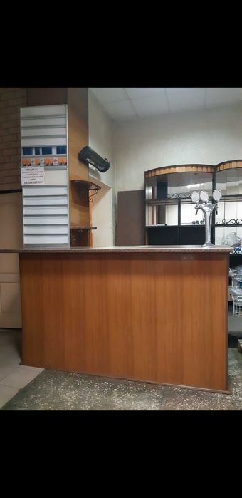 Стеллаж барный с металлическим каркасом