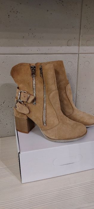 Buty damskie zamszowe r. 40