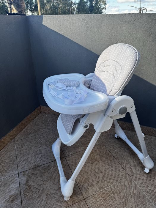 Cadeira de pápa usada