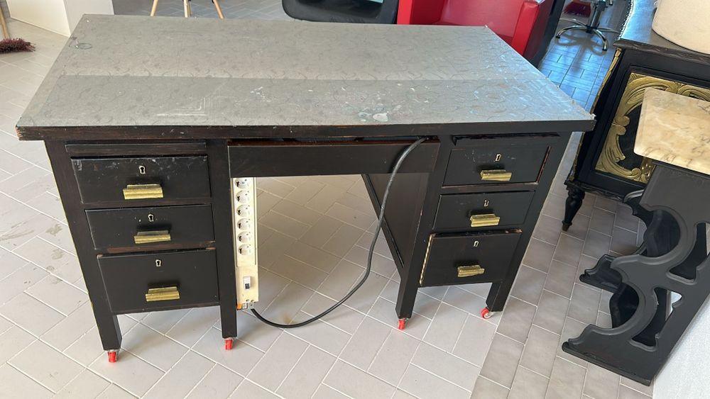 Secretaria  de madeira