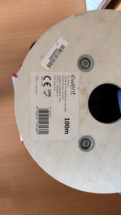 Rolo de cabo de rede Cat6a (85–90 m)