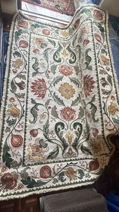 Tapete de Arraiolos verdadeiro feito a mão com ponto fino