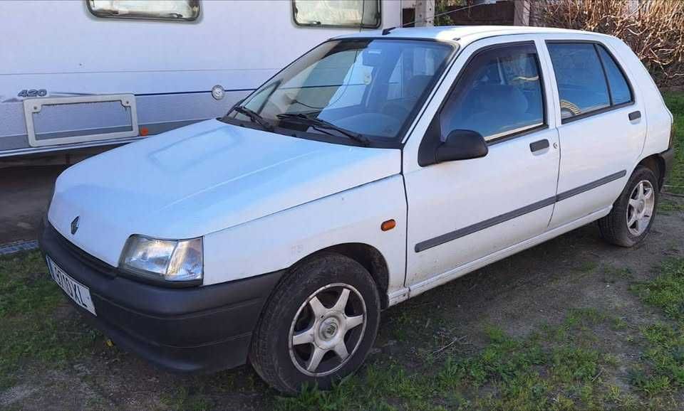 Renault Clio 1.9d 5 lugares