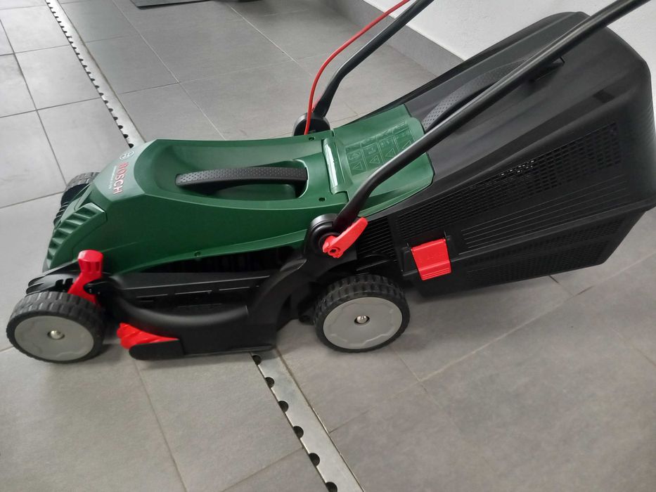 Kosiarka elektryczna Bosch universal rotak 37-570 st idealny !!