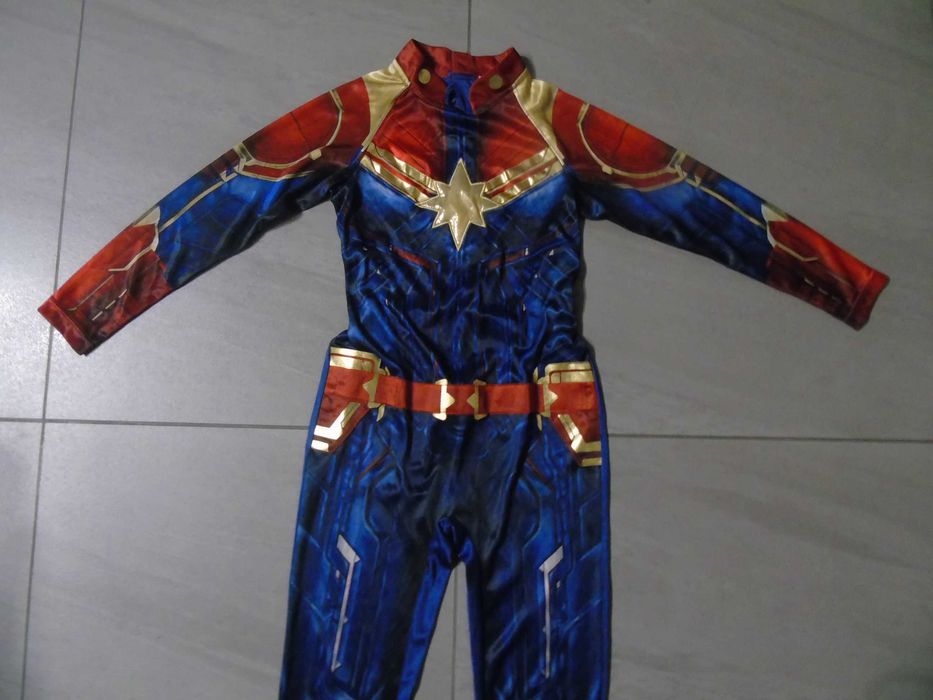 Kostium Kapitan Marvel 8-9 lat